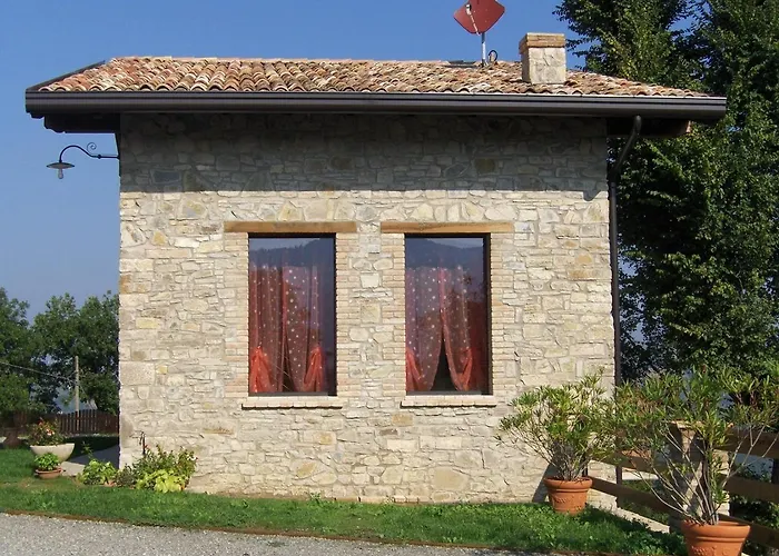 L'angolo Di Verlano Летний дом Canossa