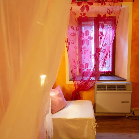 L'angolo Di Verlano Kır Evi Canossa