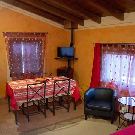 Kır Evi L'angolo Di Verlano Canossa
