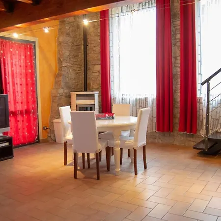 L'angolo Di Verlano Kır Evi Canossa