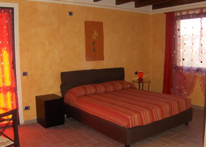 韦拉诺角旅馆 Canossa