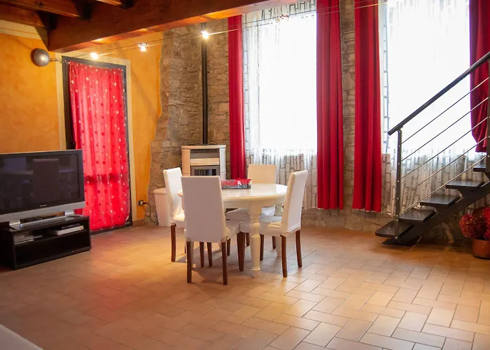 韦拉诺角旅馆 Canossa