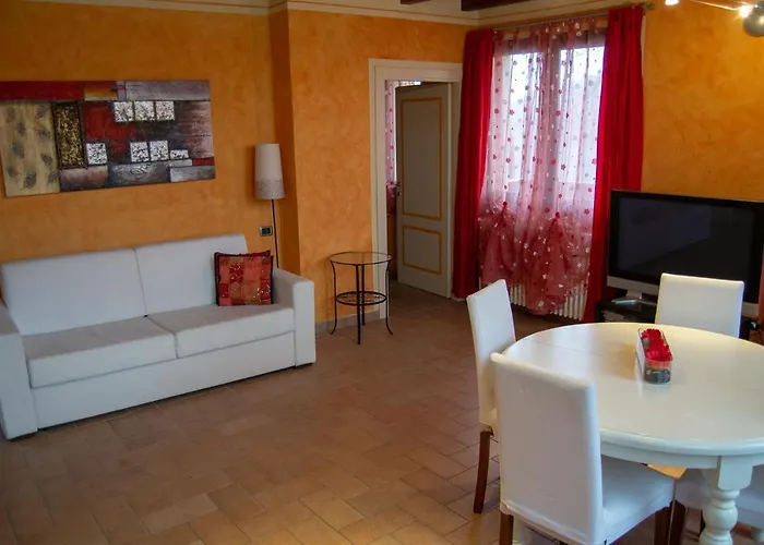 韦拉诺角旅馆 * Canossa