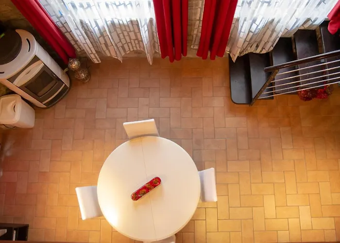 韦拉诺角旅馆 * Canossa